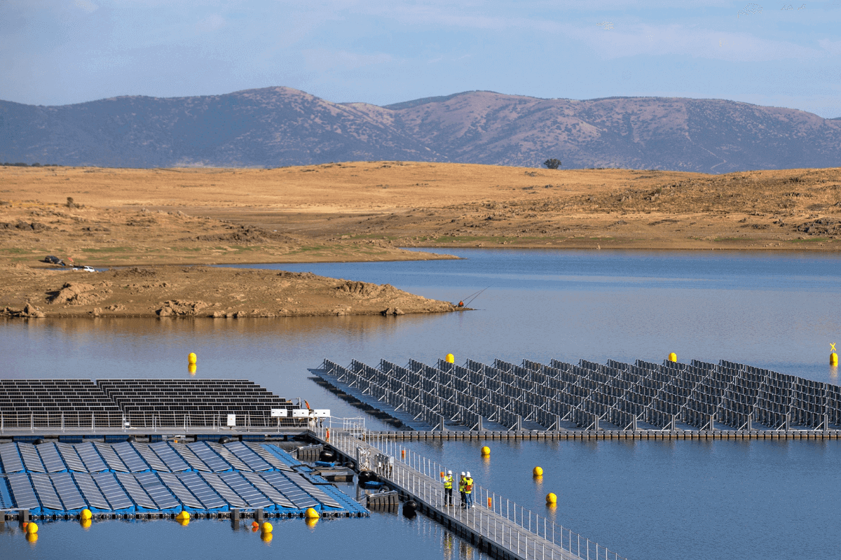 Placas solares flotantes en Zorita