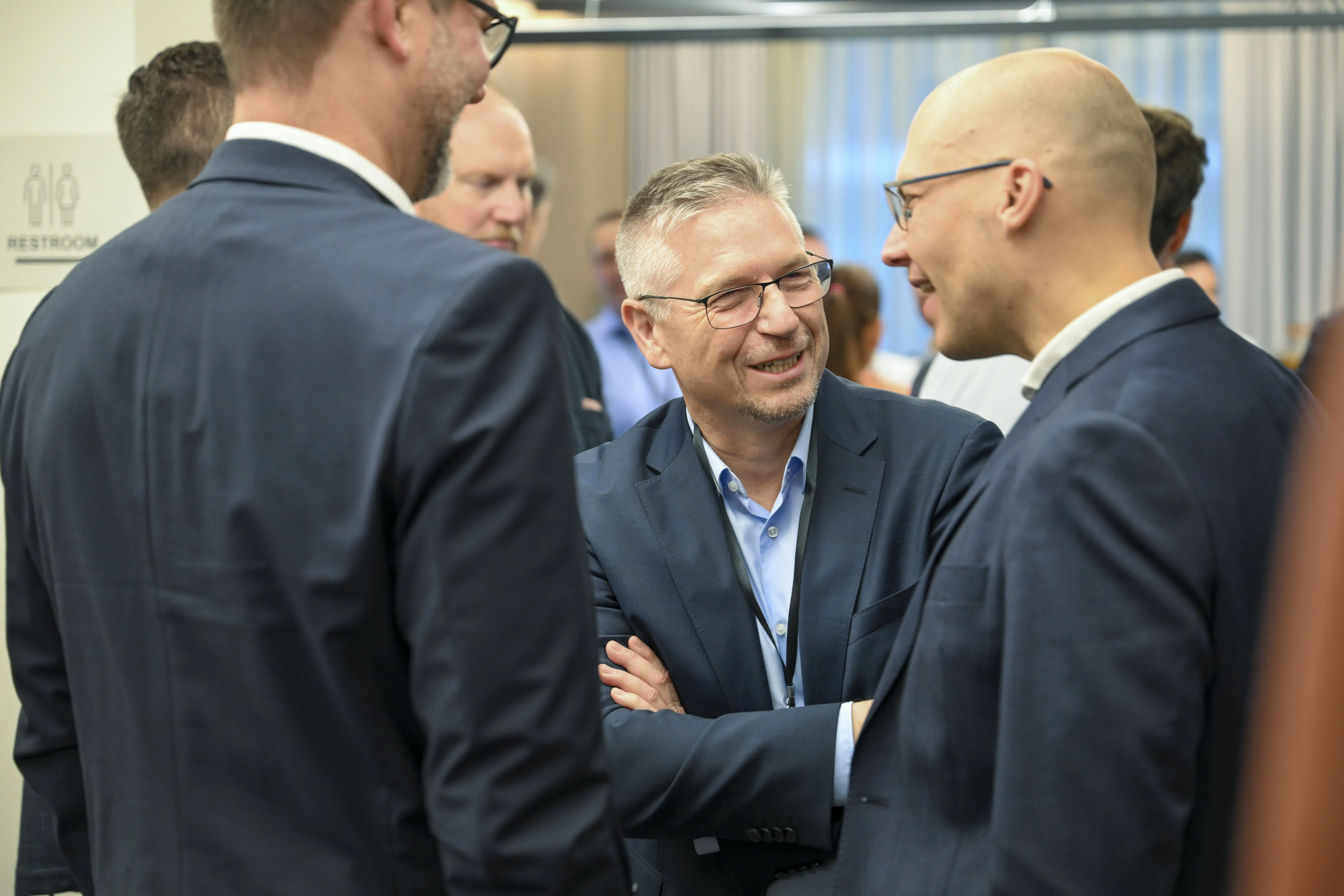 Geschäftsleute unterhalten sich