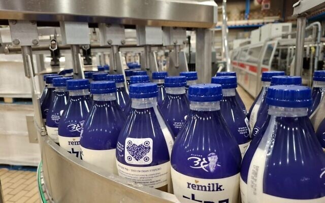 Lab-made milk set to start pouring into Israeli dairy aisles, cafes