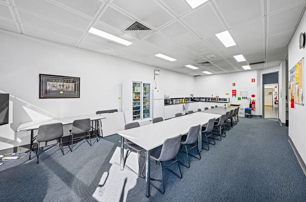 Blue-chip Brisbane TradeCoast 6% Industrial Investment office