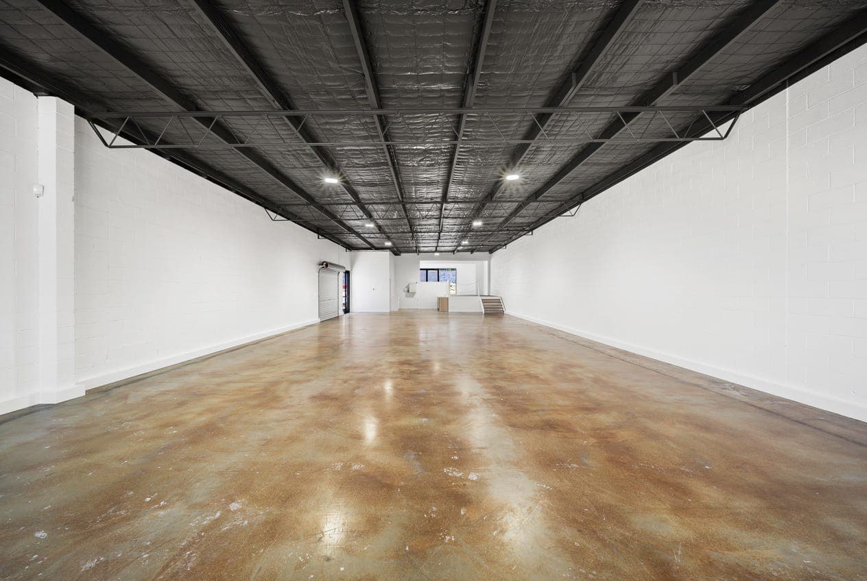 Prized Gold Coast High Exposure Mixed-Use Blue-Chip Asset with Development Upside warehouse