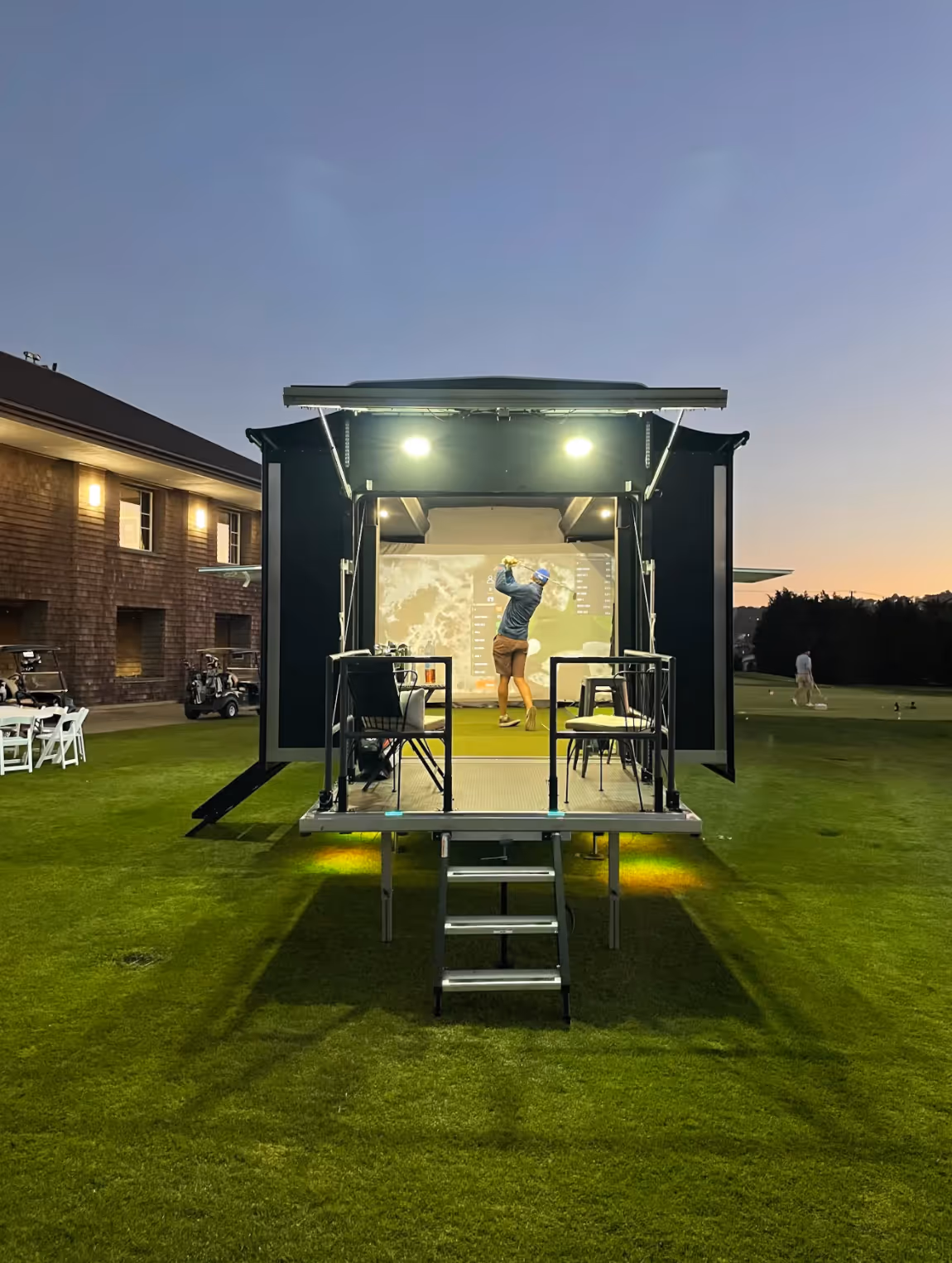 golf simulator trailer