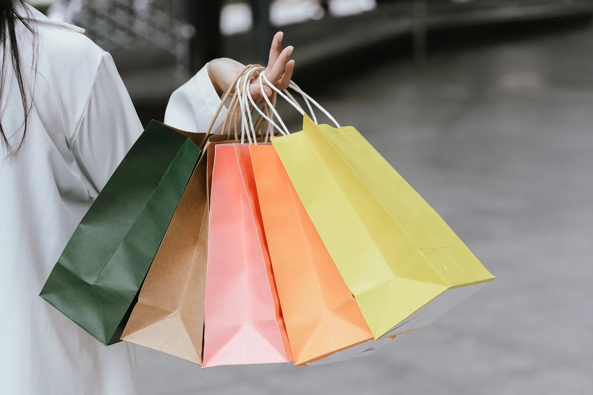 11 Best Malls and Shopping Districts in Chicago to Visit by Charter Bus