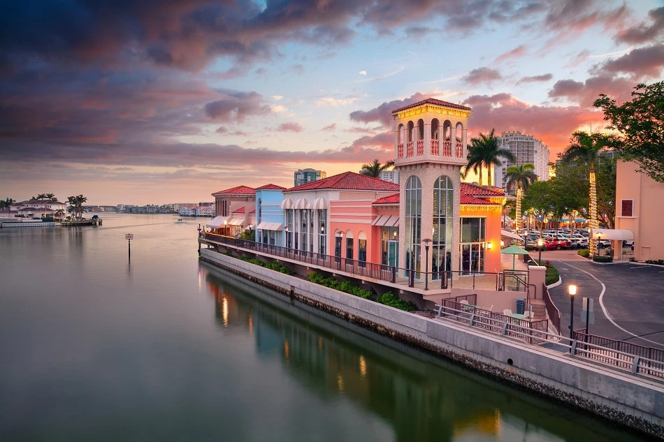 warm places to visit in december