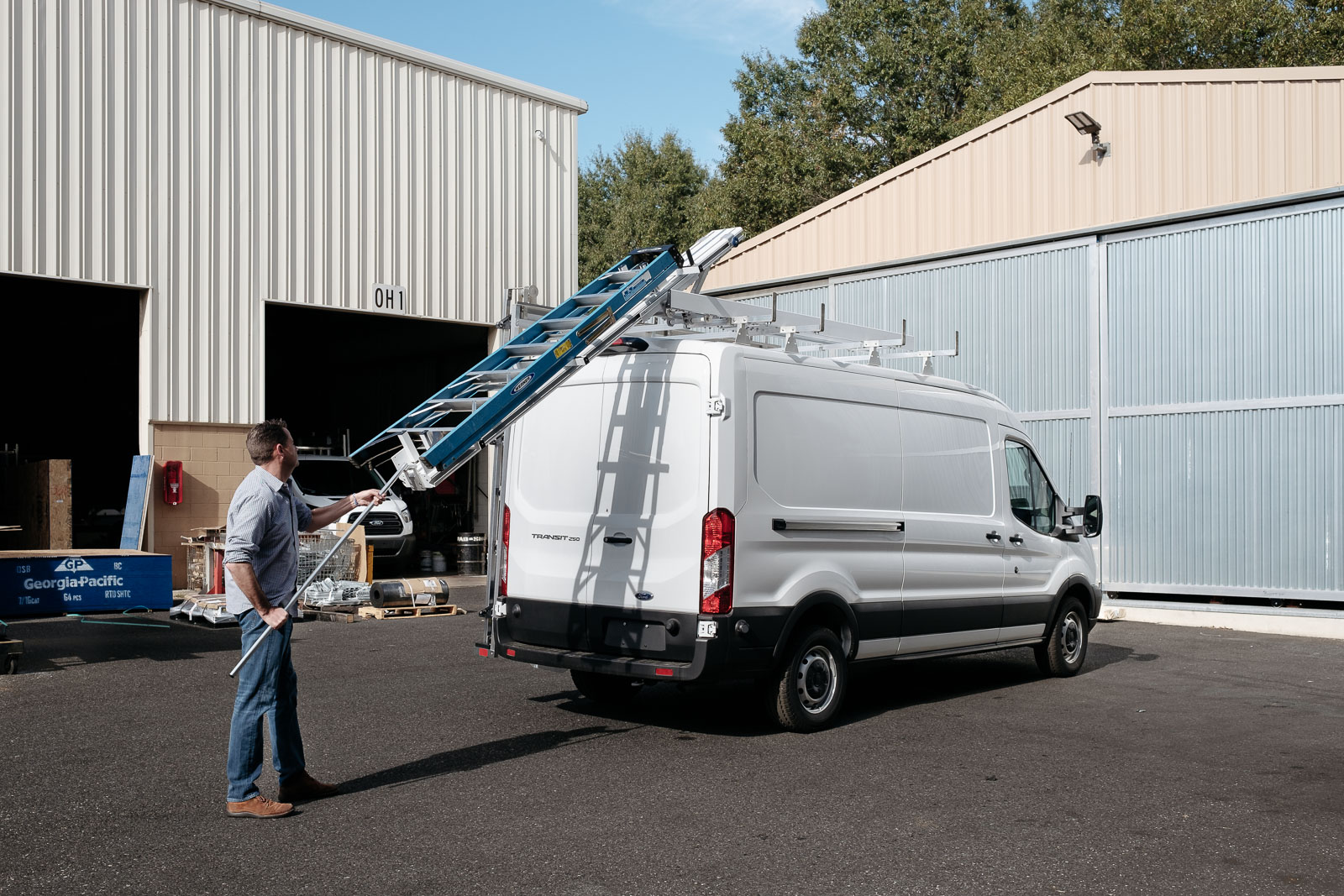 gas-assisted ladder rack