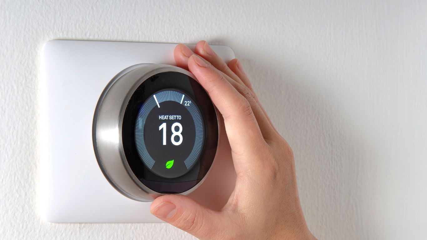 best temperature to set thermostat in winter​