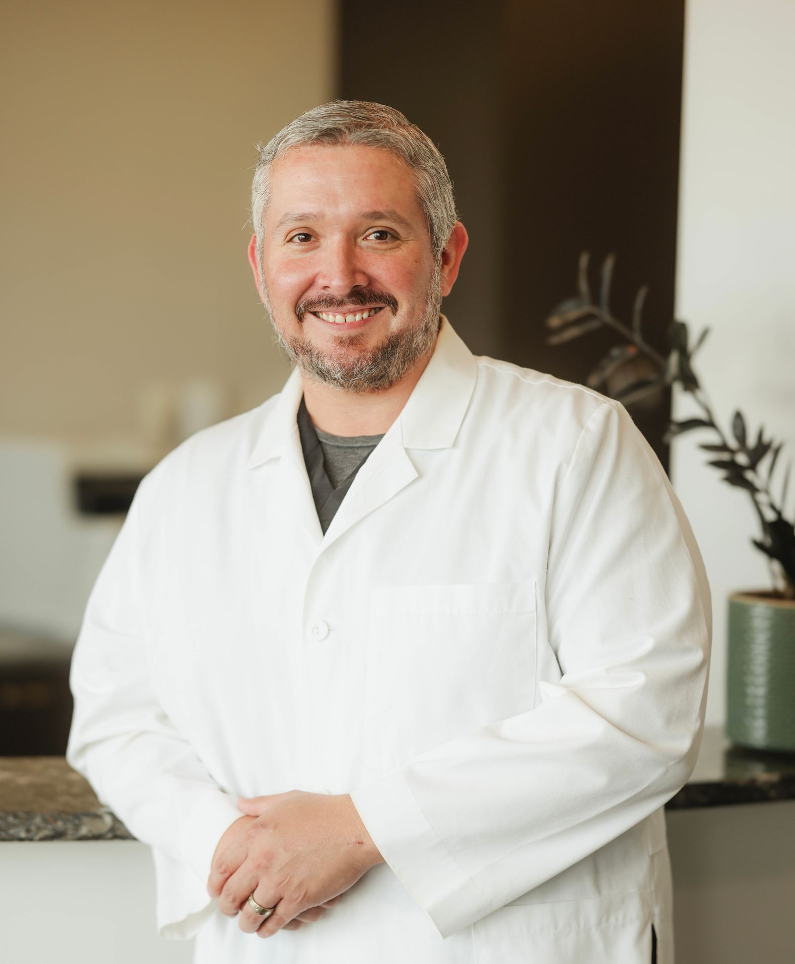 Dr. Mark Cantu