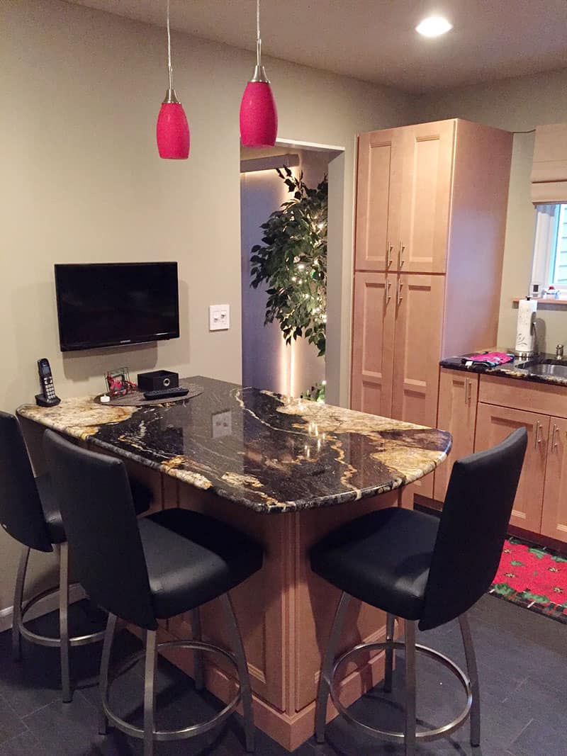 three black kitchen stools