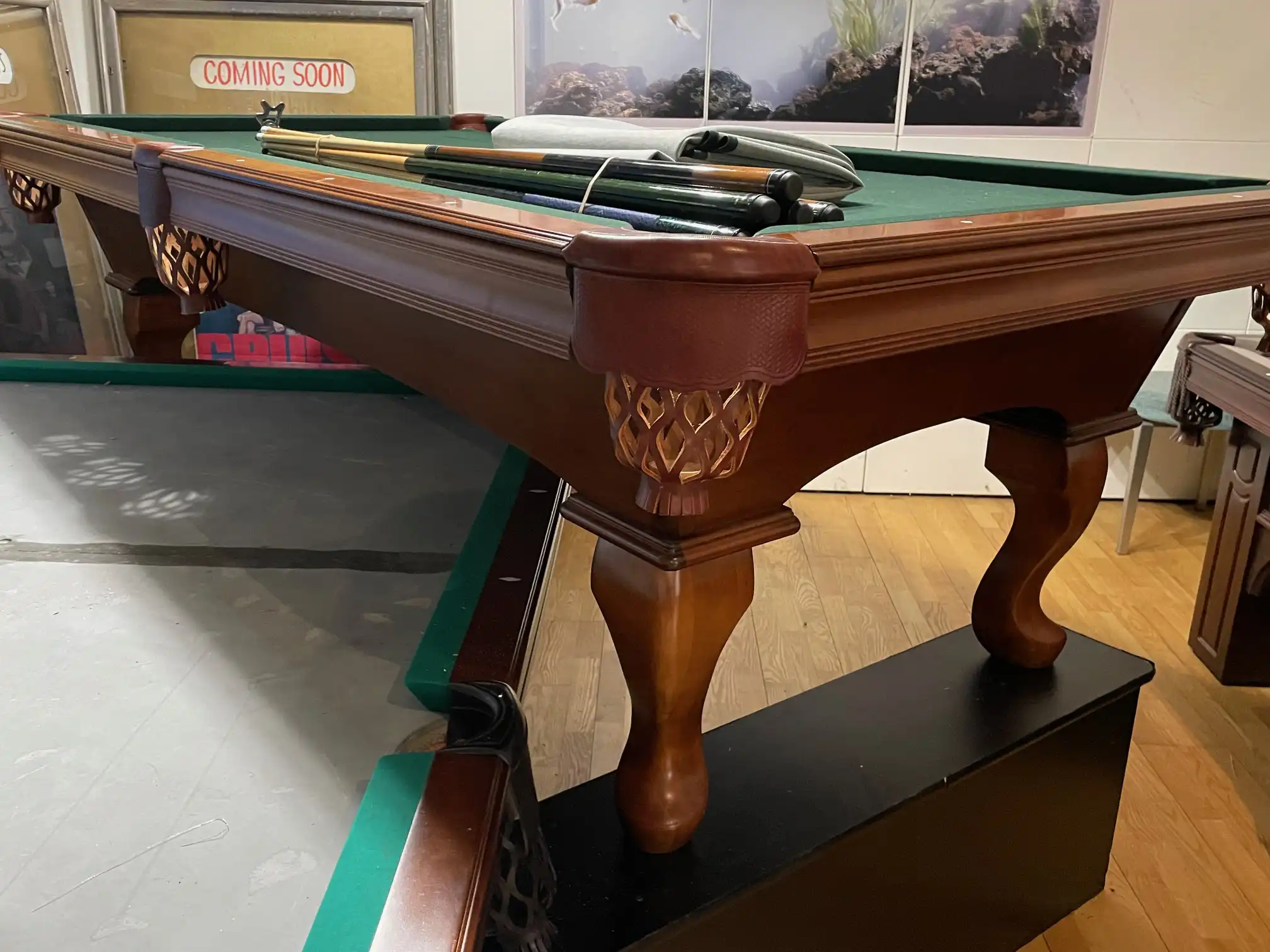 Olhausen Eclipse 8': 3pc slate, maple/tm finish, leather pockets, made in USA, excellent cond. Includes New Titan cloth (color optional), original equipment.