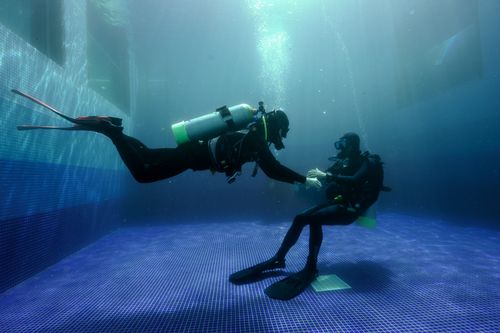 PADI open water course, swimming with no mask