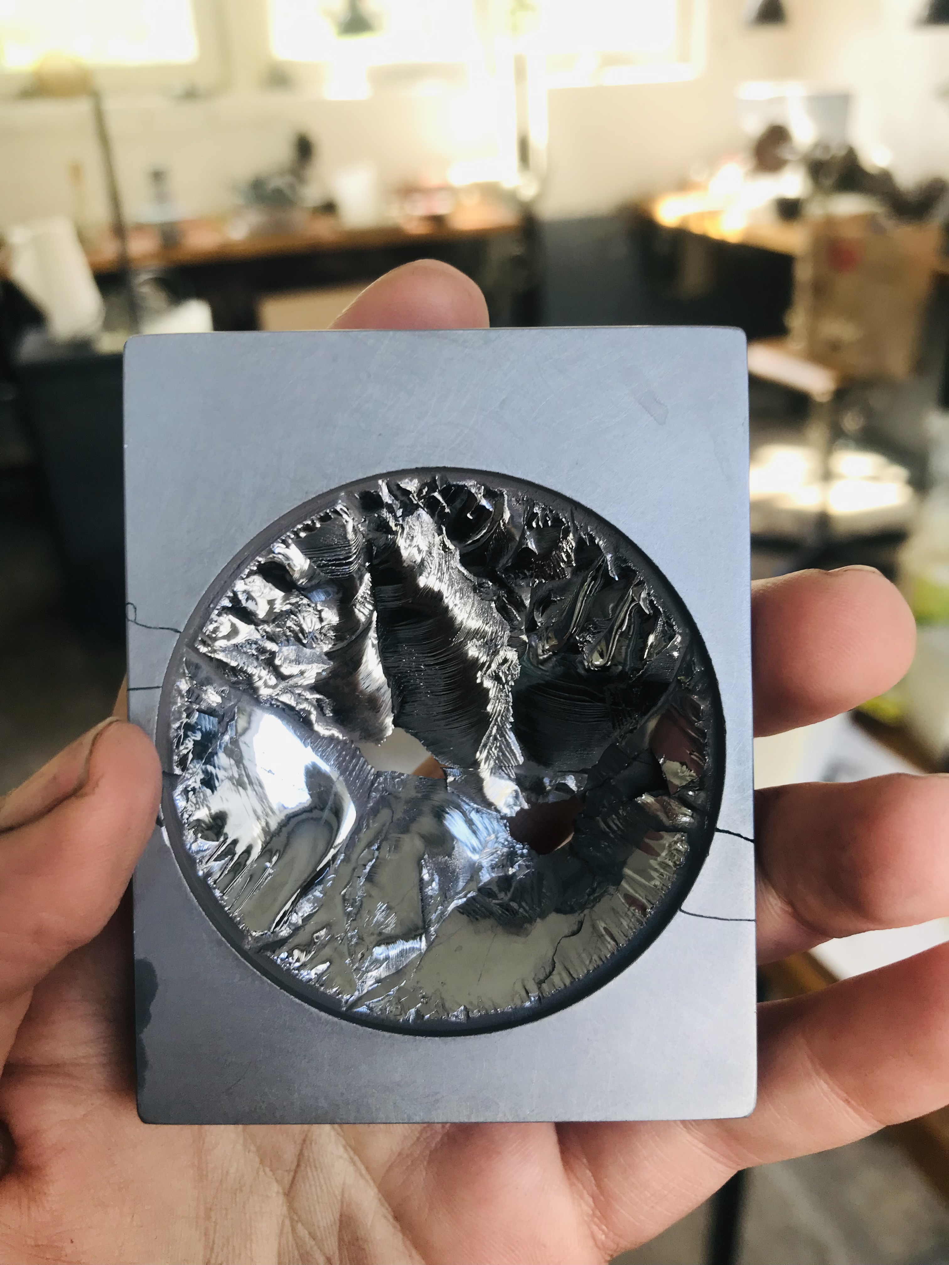 Experiments in the studio with monocrystalline silicon (Domingues 2023-2024).