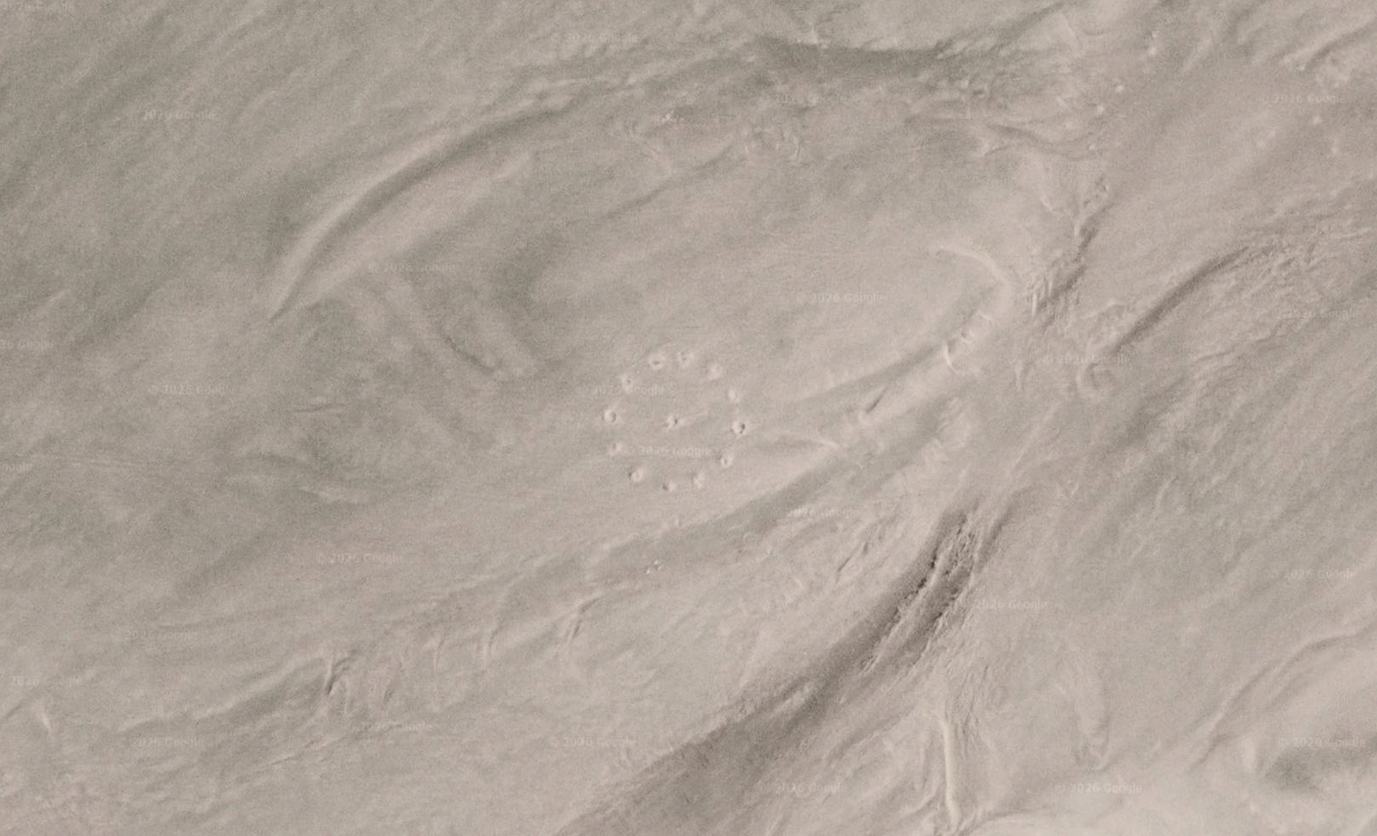 Aerial drone view and elevation profile of an isolated Qatari barchan dune, and computer simulation and abstraction of the dune