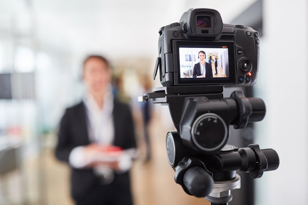 Employee testimonial video setup for employer branding and recruiting