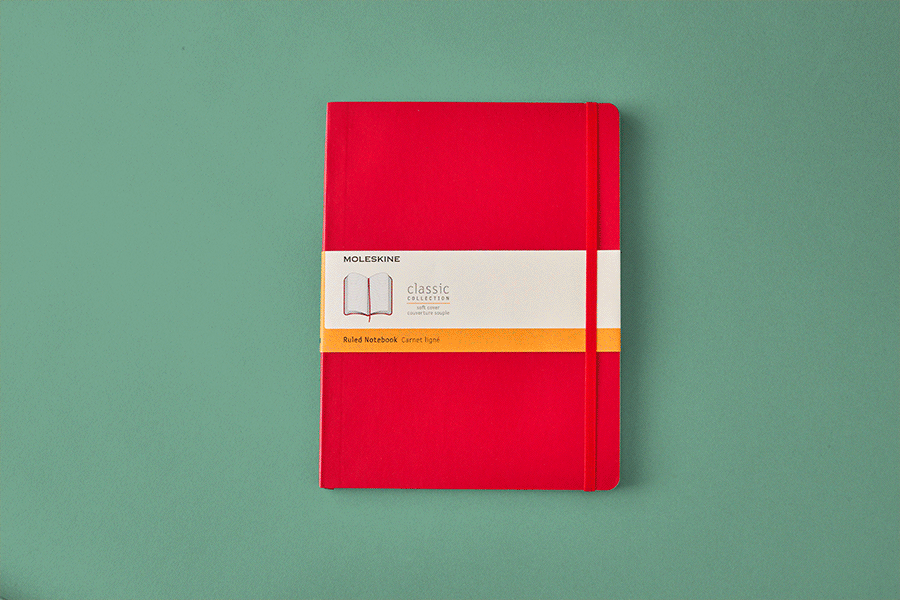 A series of Father’s Day gift ideas, shown on a green background. Products include a red notebook and a watercolour paint set.