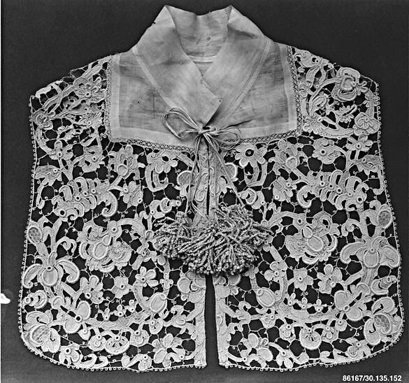 Falling band (collar) with tassels. ca. 1660–65. Italian, Venice. Linen; needle lace. Source: The Metropolitan Museum of Art.