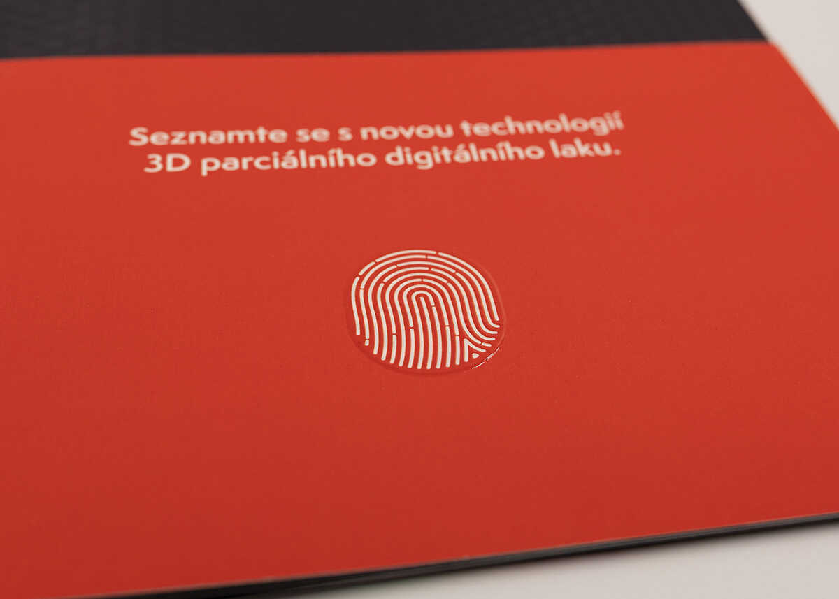 3D reliéfní a parciální lakování katalogů
