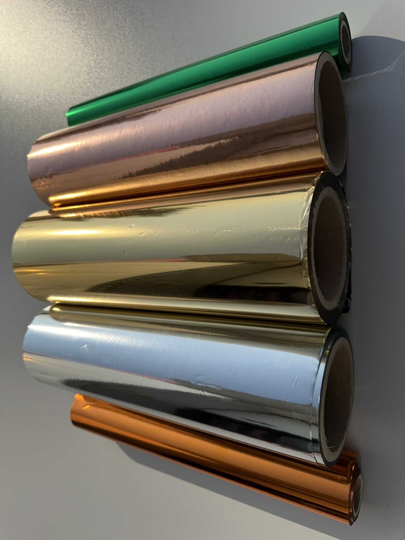 Digitální metalická ražba, sleeking, druhy metalických fólií - zlatá, stříbrná, rosegold, zelená, měděná (bronzová)
