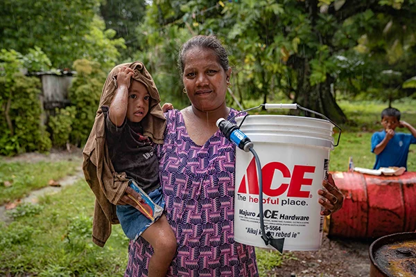 Displayed image from the thumbnail slider