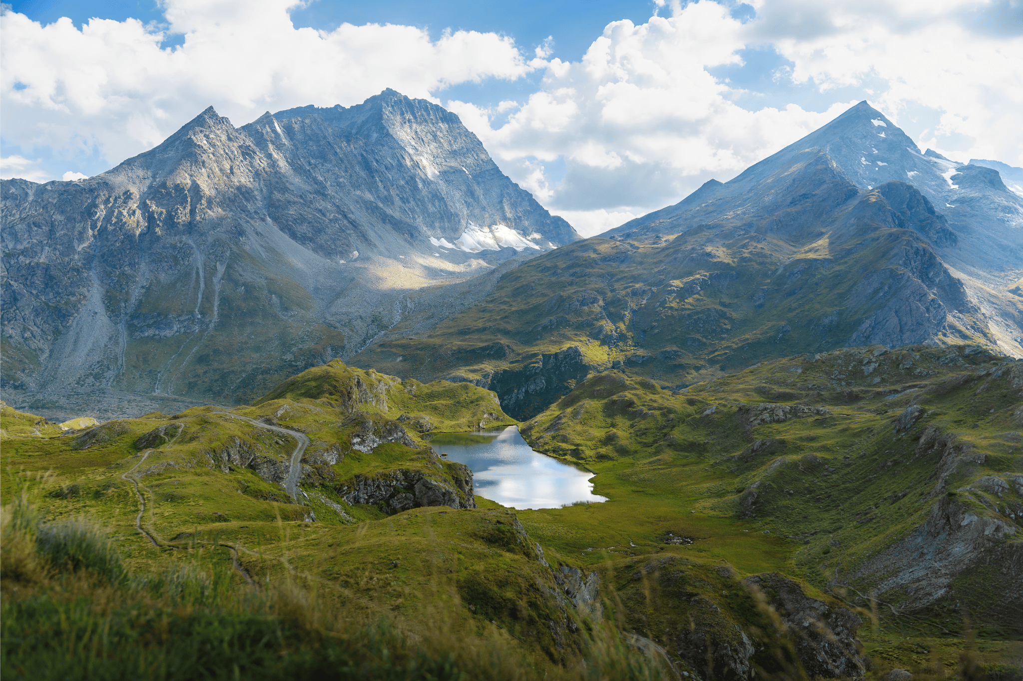 Displayed image from the thumbnail slider