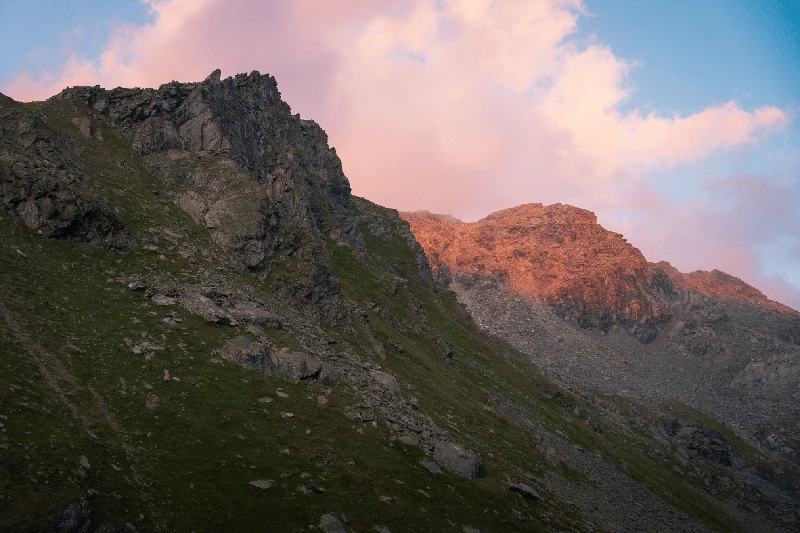 Displayed image from the thumbnail slider