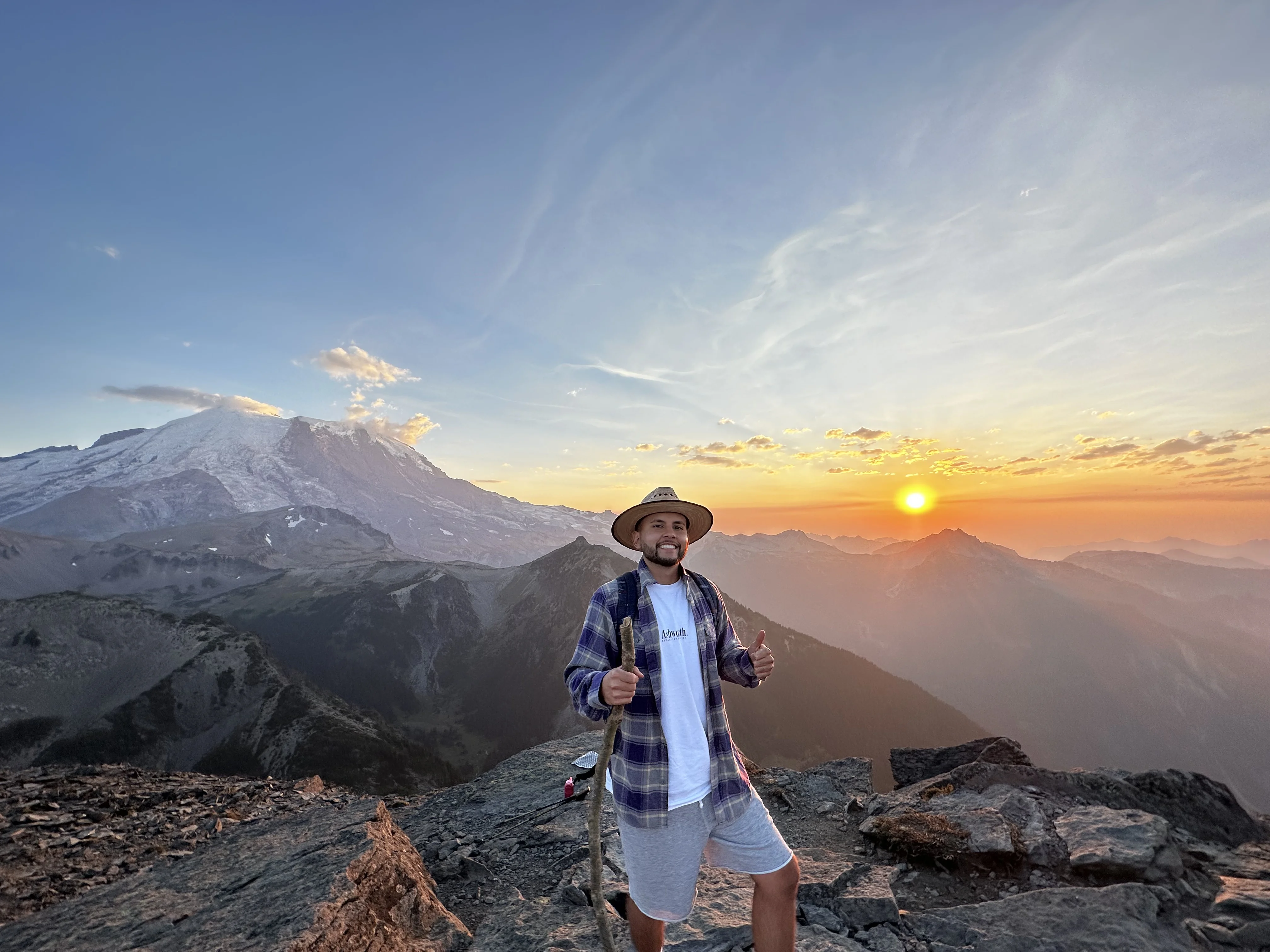 Displayed image from the thumbnail slider