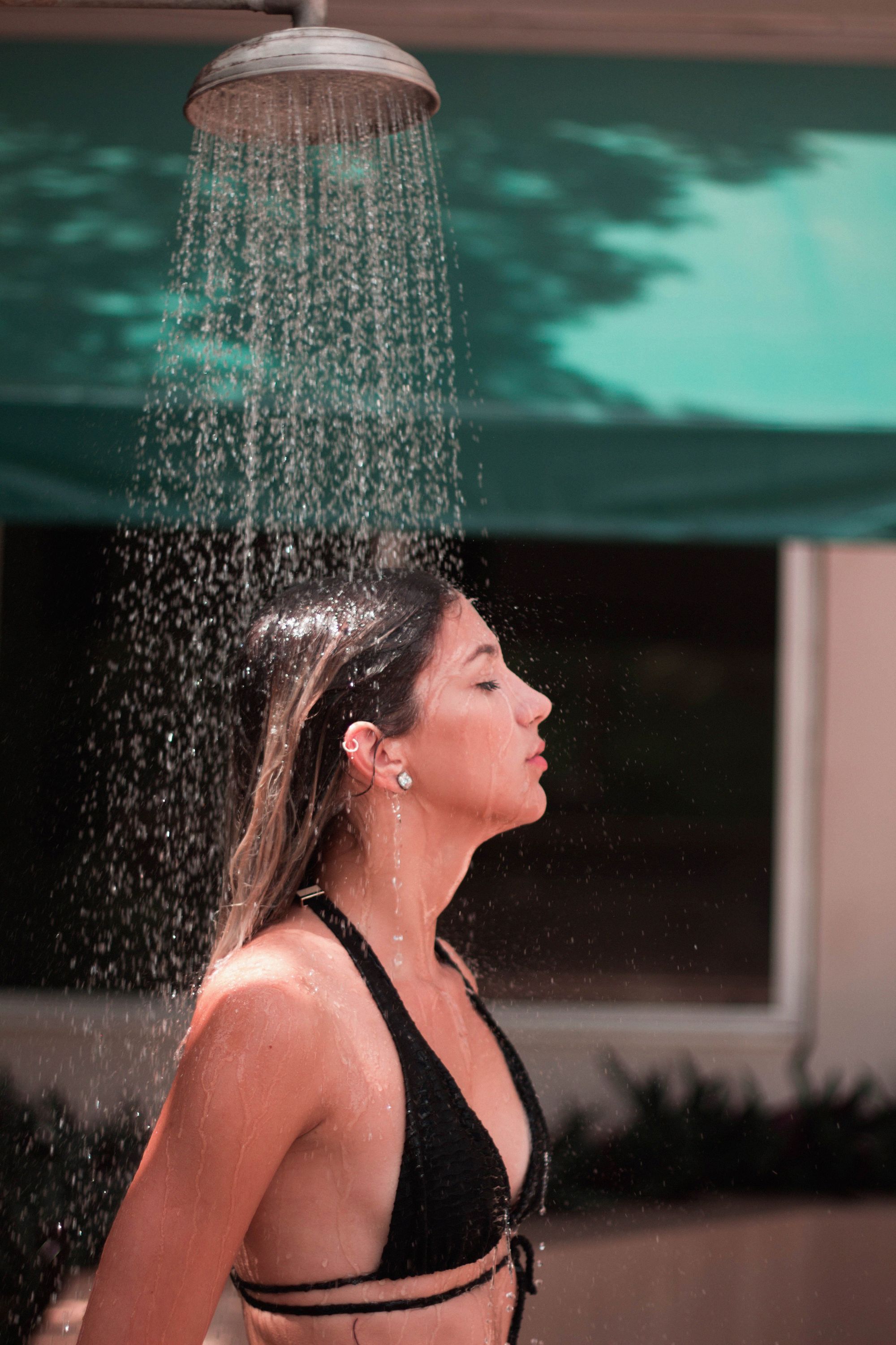 No, you don’t need to sleep 4 hours a day and take cold showers to be an entrepreneur