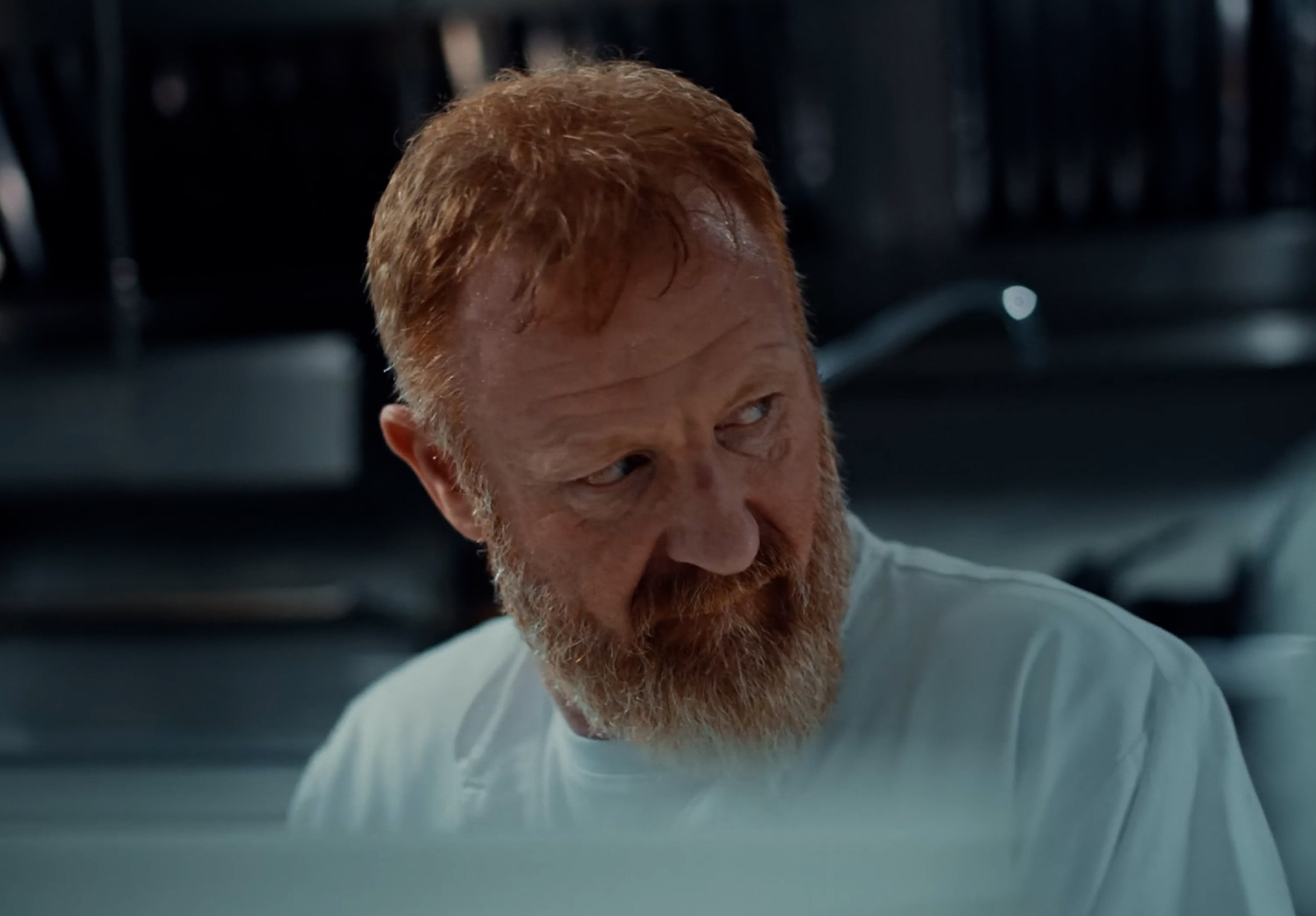 TINIE TEMPAH FT. SKEPSIS - EAT IT UP