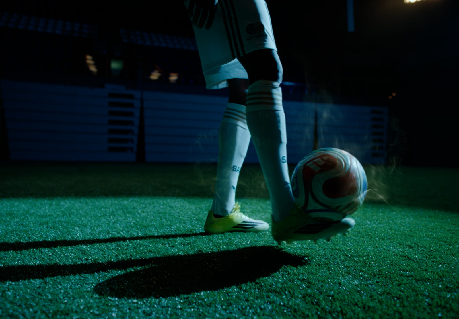 ADIDAS - THE LIBRE OF DISKI