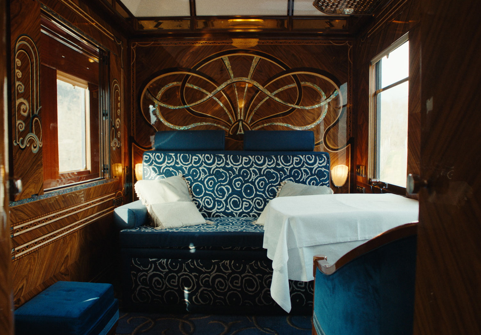 BELMOND - WRITERS ON THE RAILS