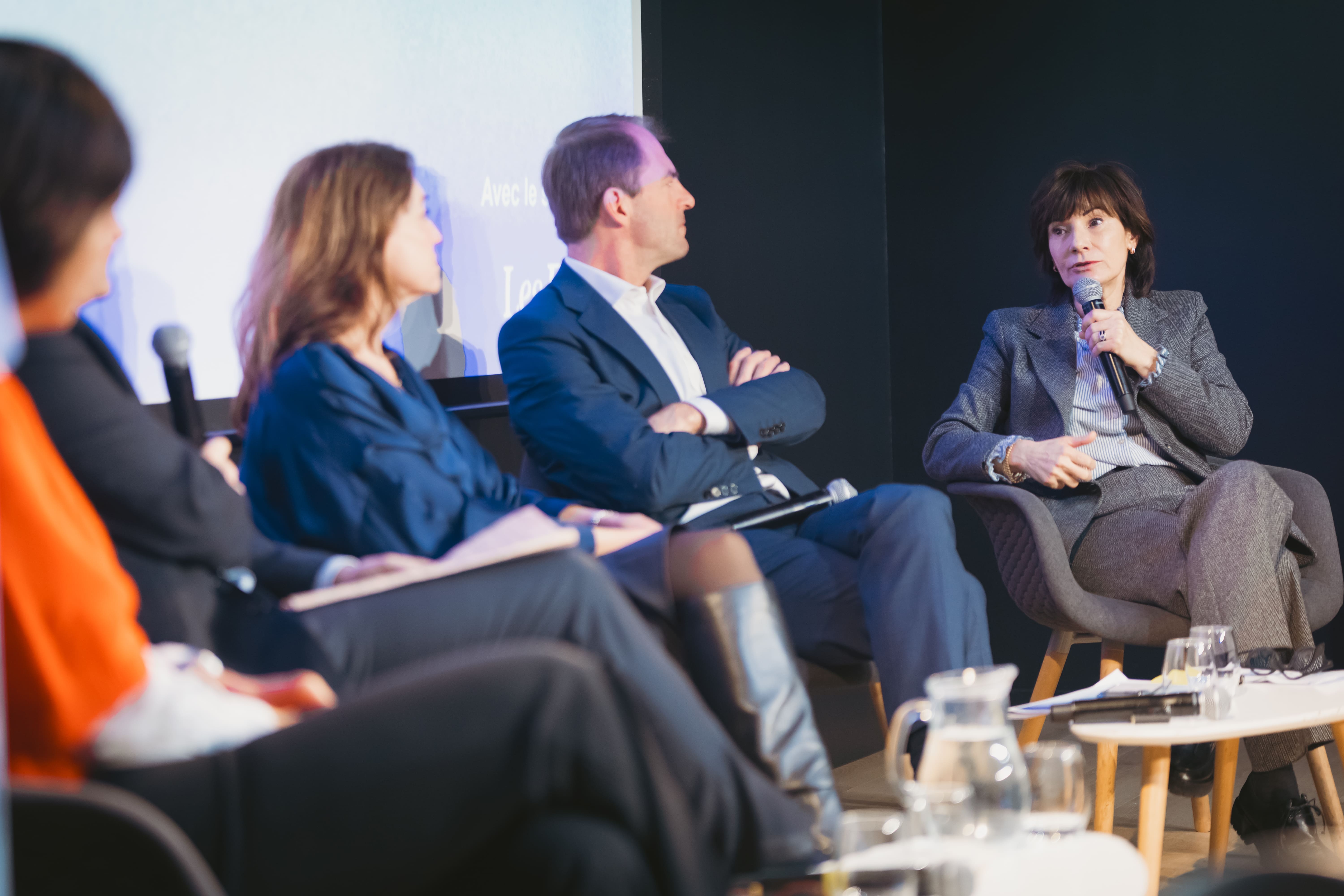 Promoting the Hiring and Retention of Young People and Older Workers: The Case of La Poste