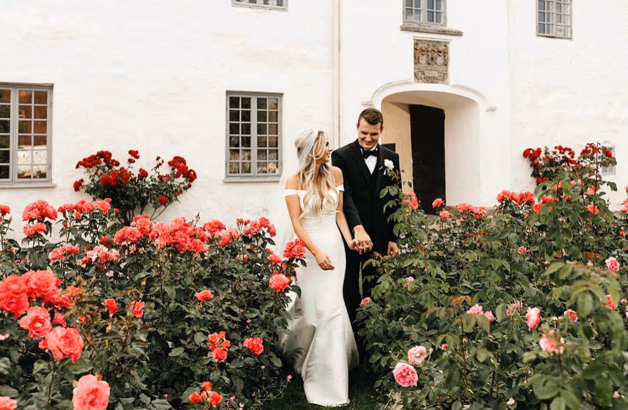 The Best Tips for Traveling With a Wedding Dress