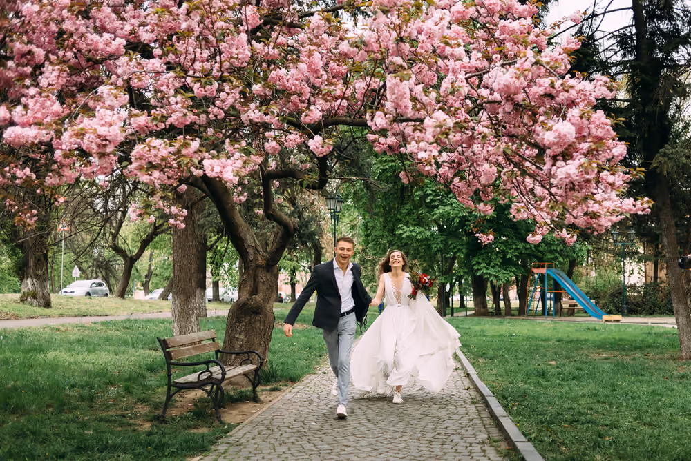 Wedding Dress Style Tips for an Outdoor Spring Wedding