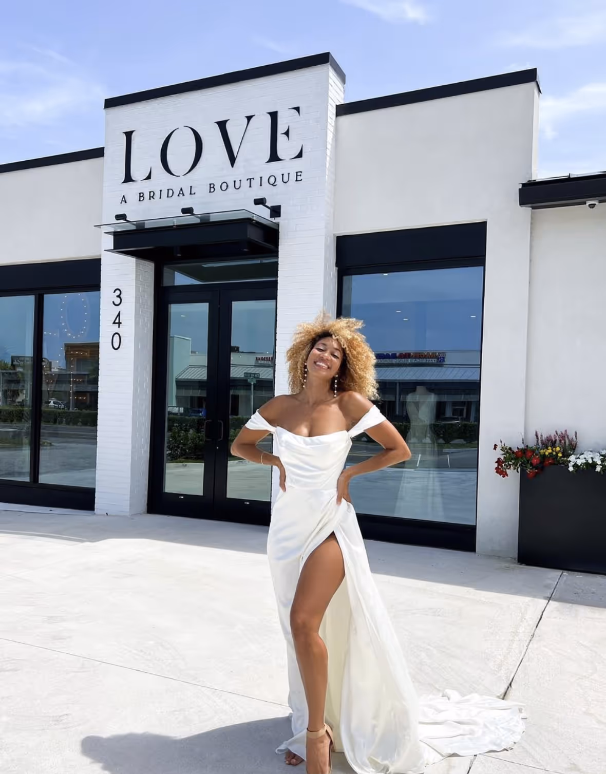 Is it Beneficial to Shop for Your Wedding Dress By Yourself?