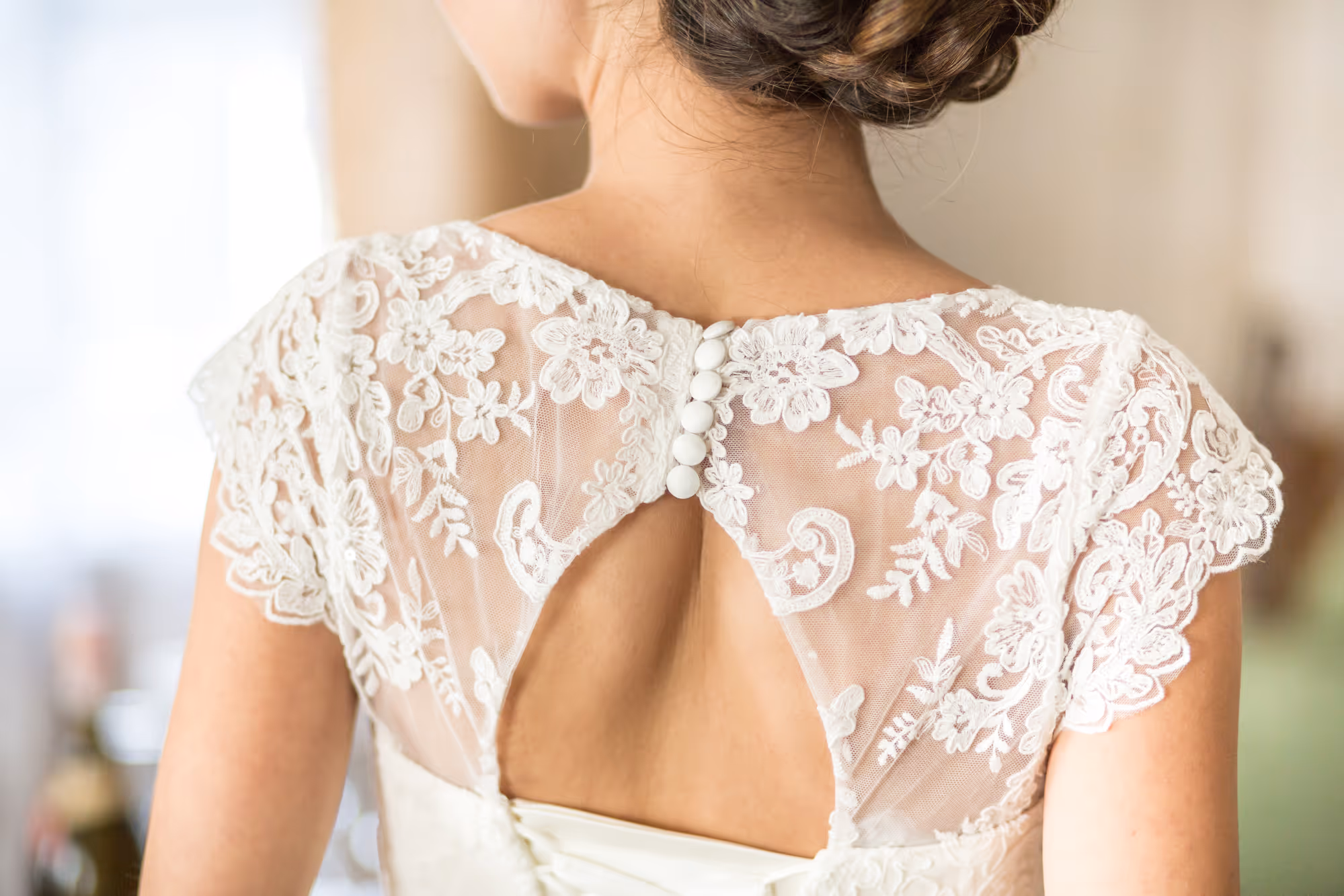 5 Unique Ways to Incorporate Buttons on Your Wedding Dress