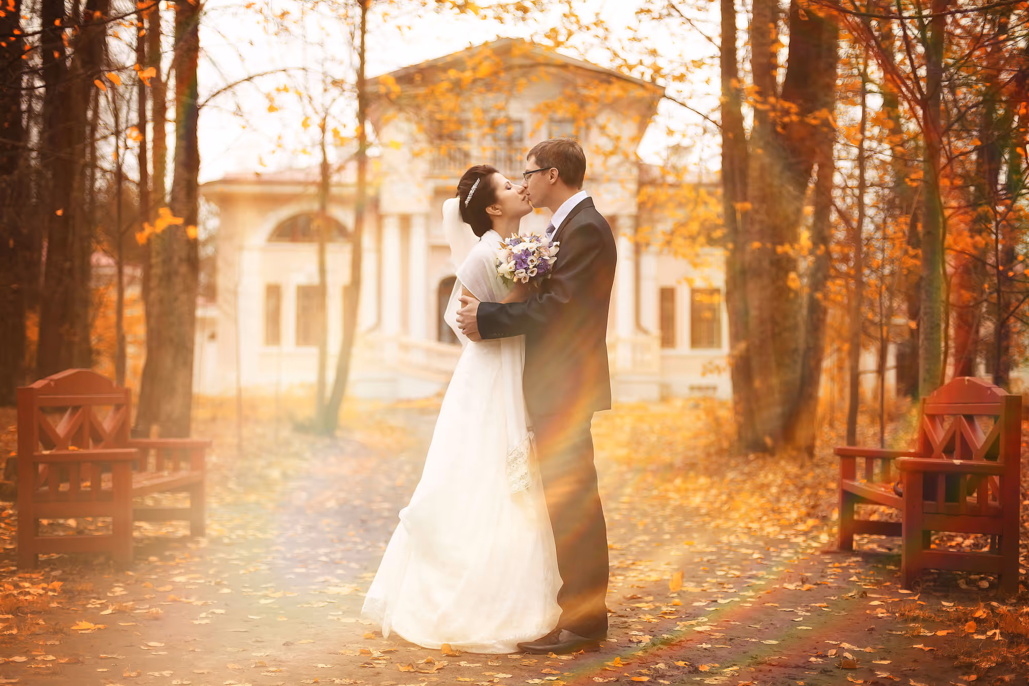 Seasonal Color Palettes: How to Complement Your Fall Wedding Dress