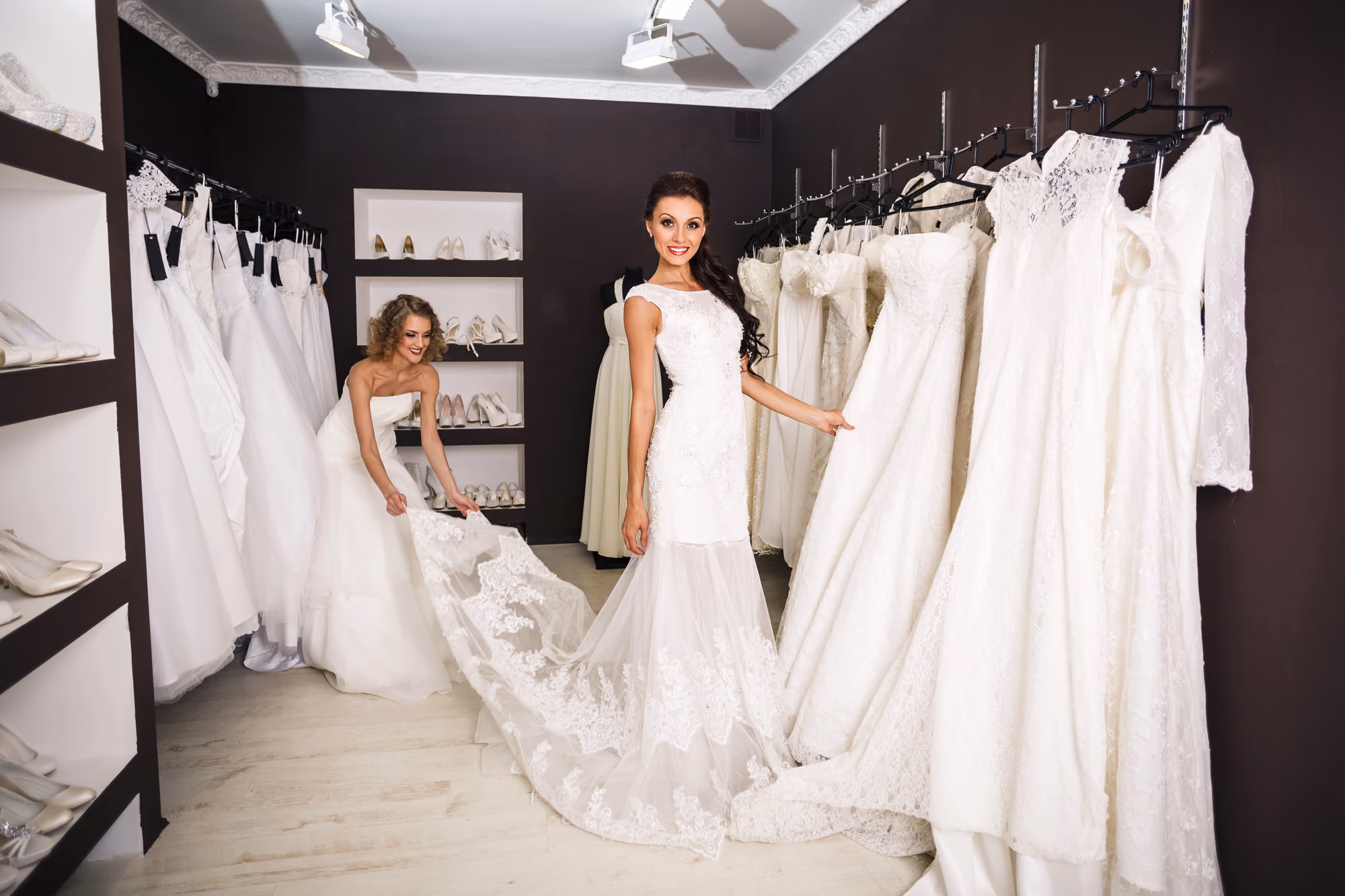 5 Top Reasons to Attend a Bridal Trunk Show Before Saying Yes to the Dress