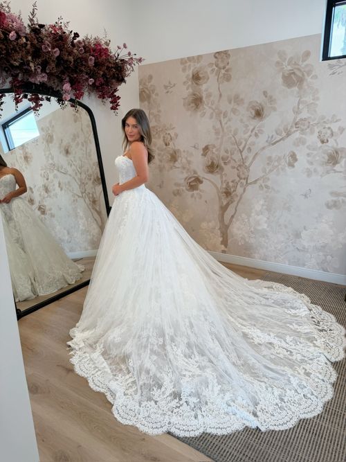 What Makes a Luxury Bridal Boutique Different?