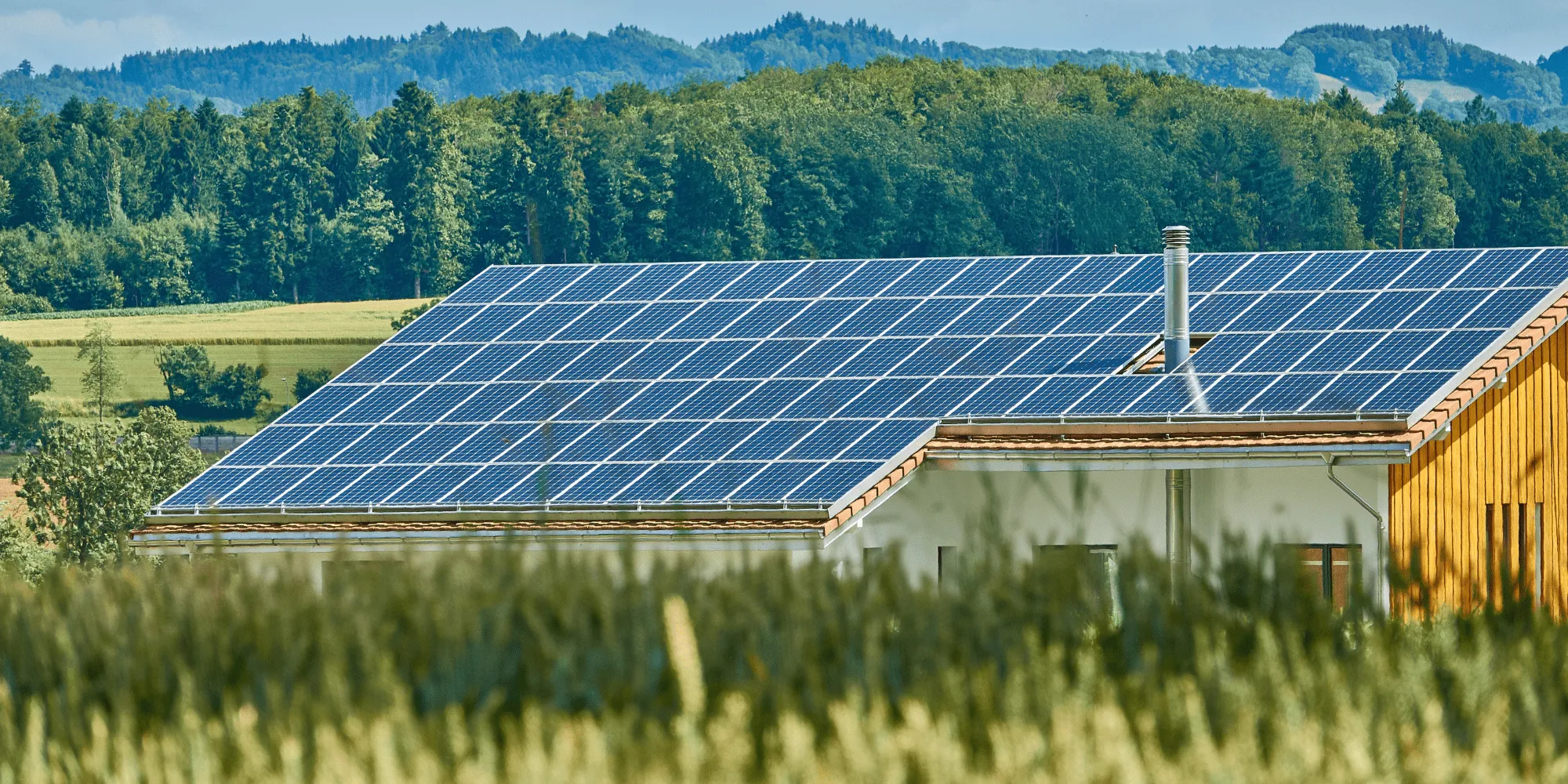Autoconsommation sur le site des entreprises : fonctionnement, atouts, solutions et coût