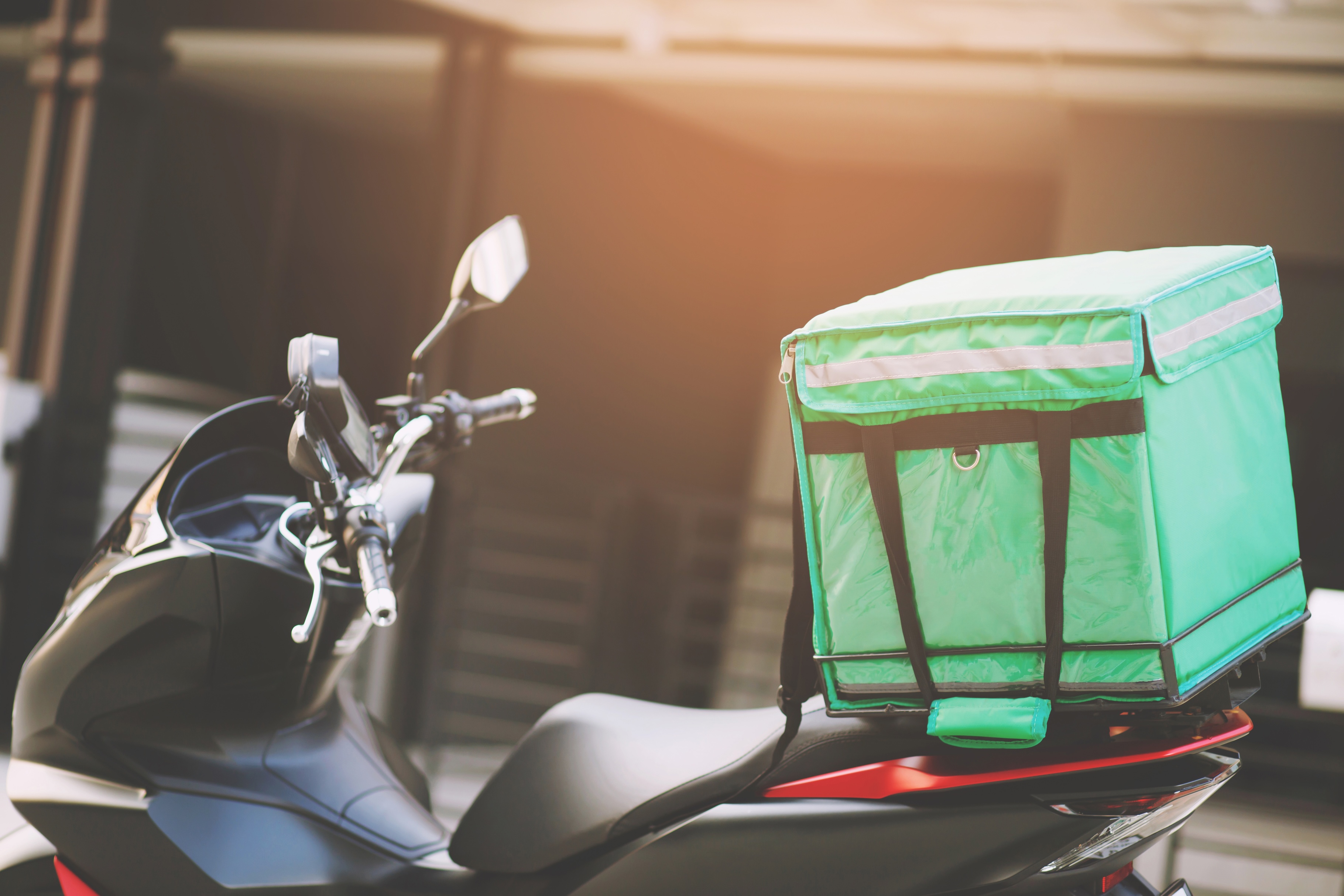 รถมอเตอร์ไซค์ส่งของ