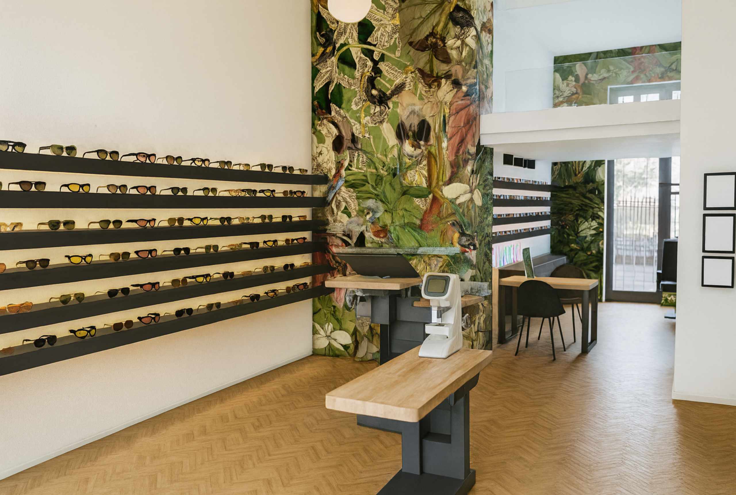 Shopdesign & Ladenbau für Optiker Augenblicke von Studio S& - Vera Sandhofer Interiordesign/Retaildesign in Wiener Neustadt