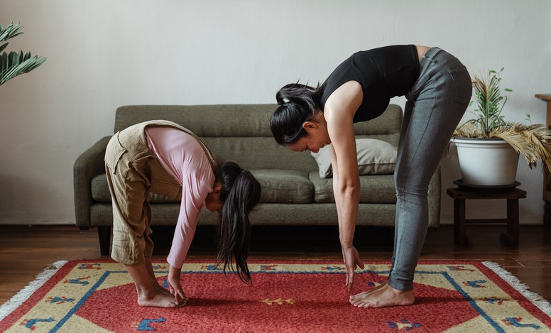 Mindful yoga lifts blues for moms to be