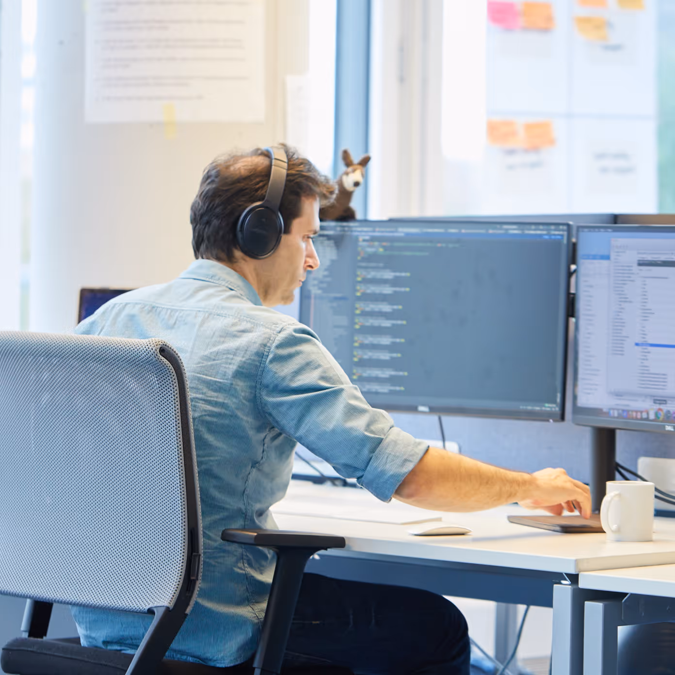 Kollege im Online Meeting