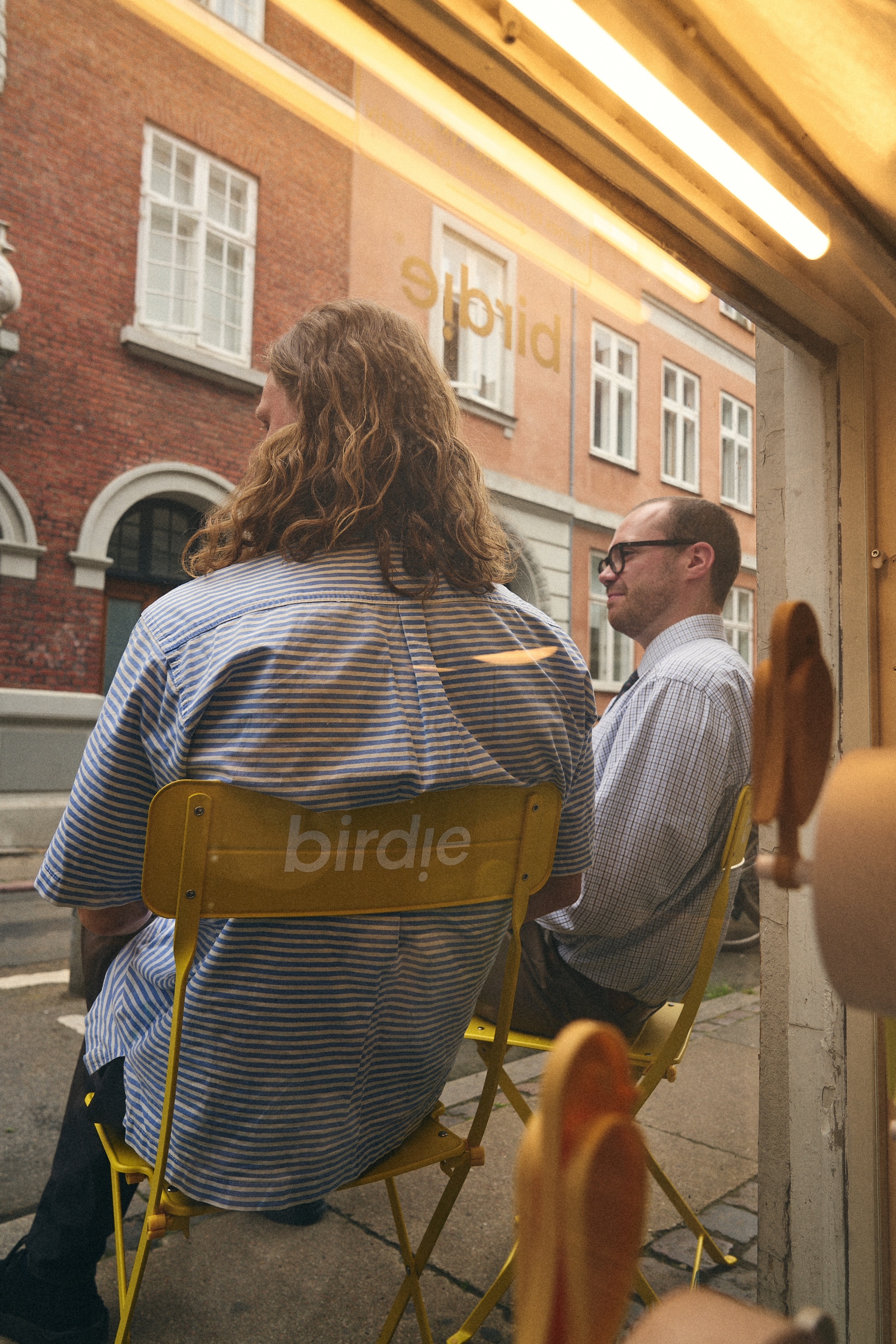 Hans & Andreas fra Birdie fotografet på deres kontor i portræt af Birdie som Grandhood kunde.