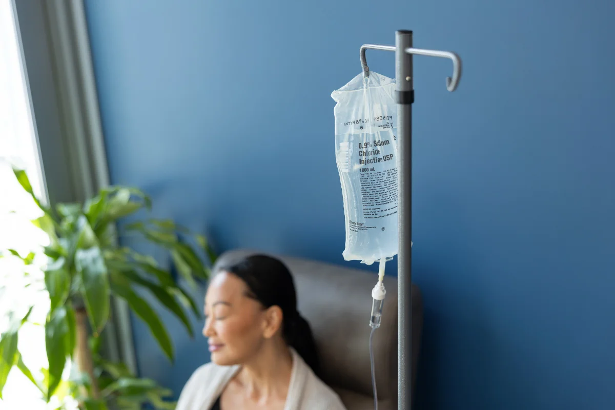 Member relaxing during a Menu IV Drip