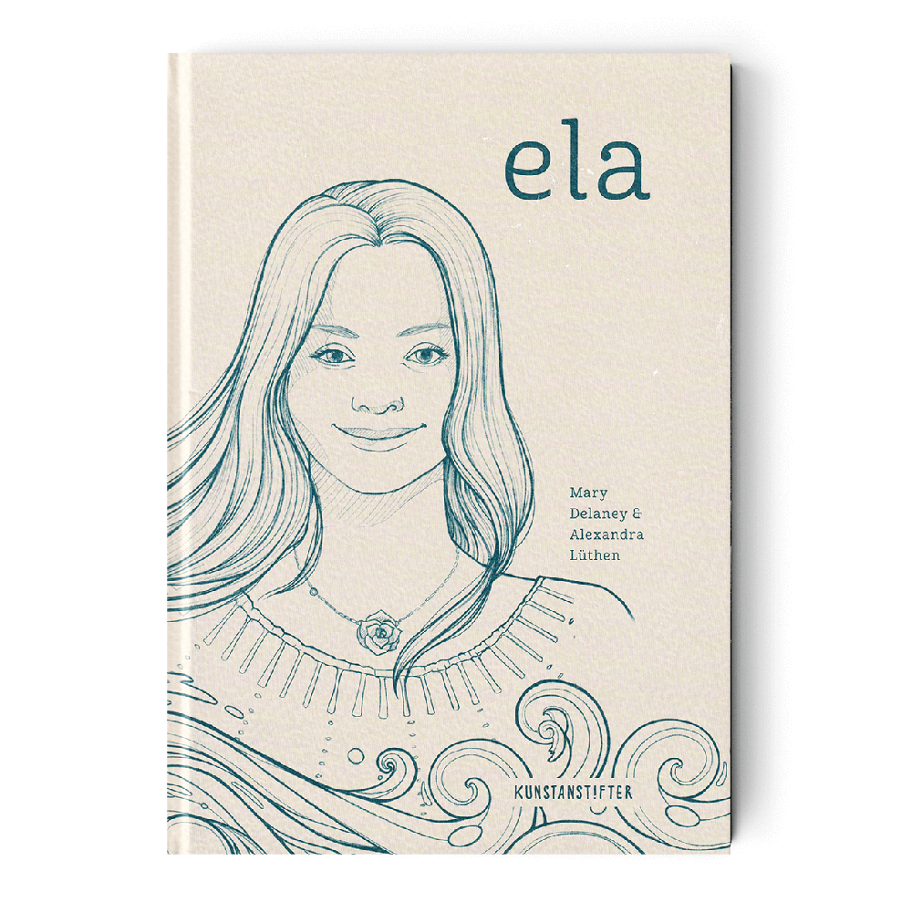 Ein Foto vom Cover des Buches Ela, das den Titel und eine große Abbildung des Gesichts einer Frau über einem stilisierten Wirbel zeigt, der das Meer darstellt. Die Frau scheint Gesichtsmerkmale des Down-Syndroms zu haben. Die Abbildung ist dunkelgrün im Graphic Novel-Stil.