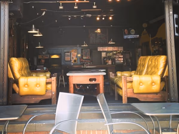 The patio of Friendly Coffee Lounge, a dog-friendly coffee shop in Chicago