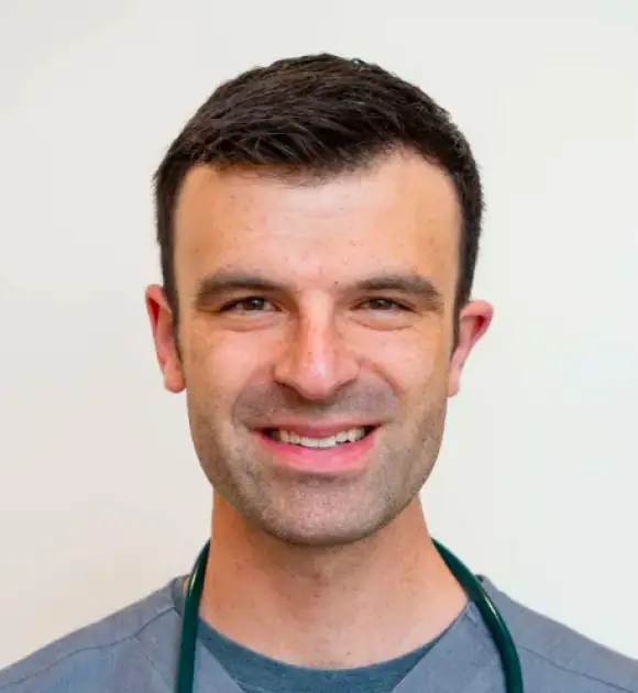  headshot of Dr. Jessica Apted, DVM, the compassionate Medical Director of Sploot
