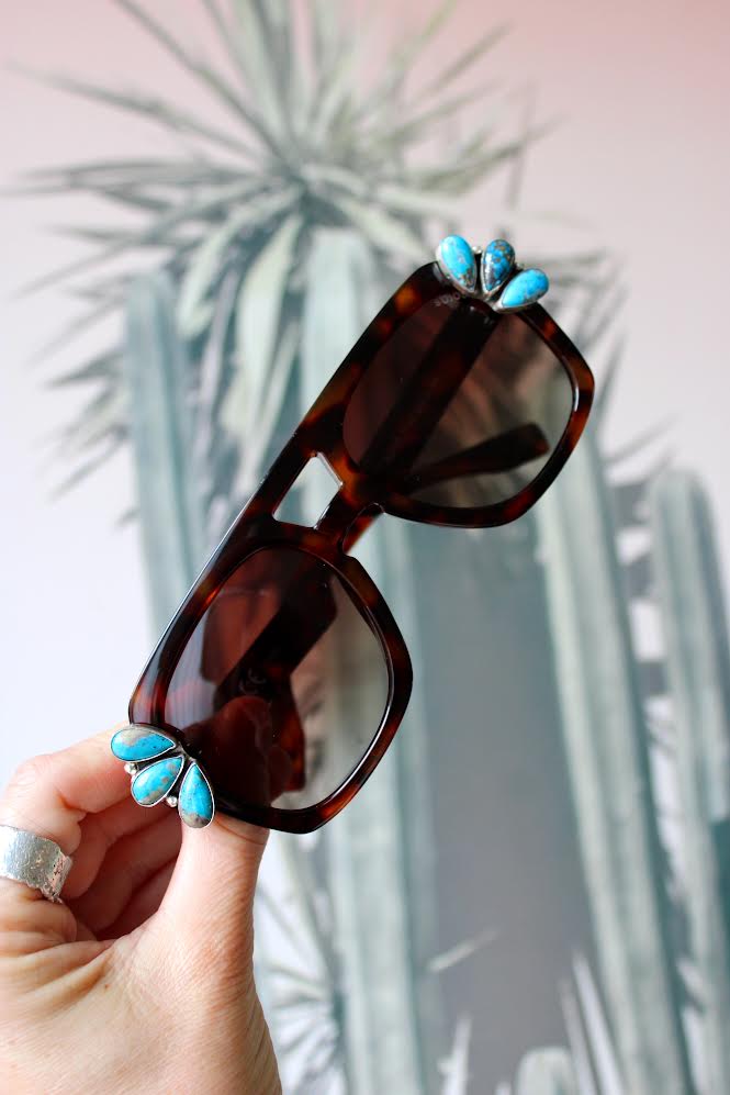 TURQUOISE SUNGLASSES 