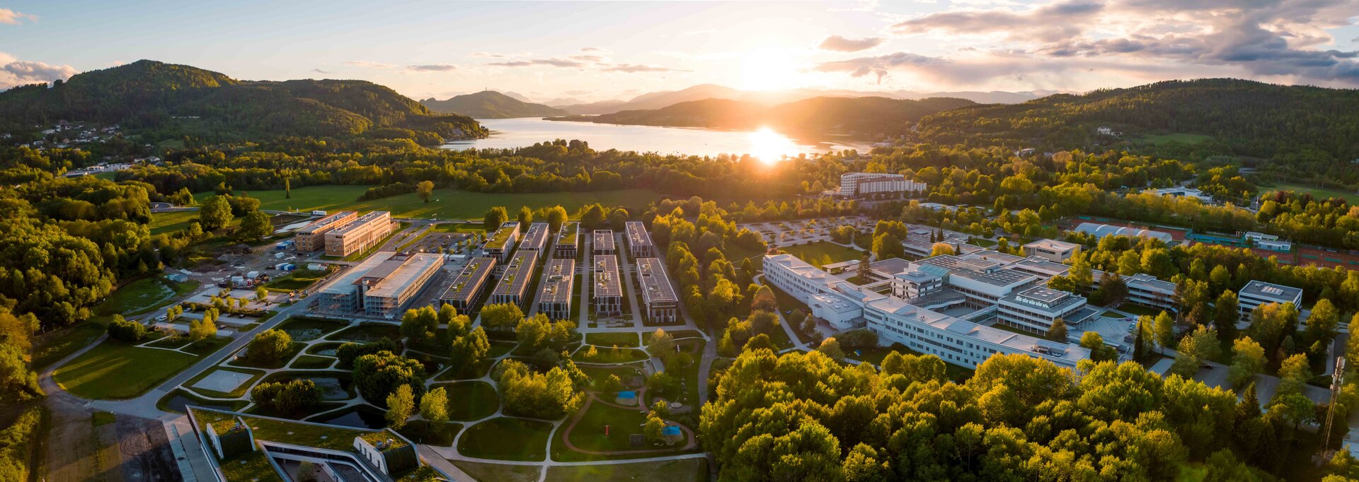 Panorama des Lakeside Science & Technology Park in Klagenfurt – © Stabentheiner