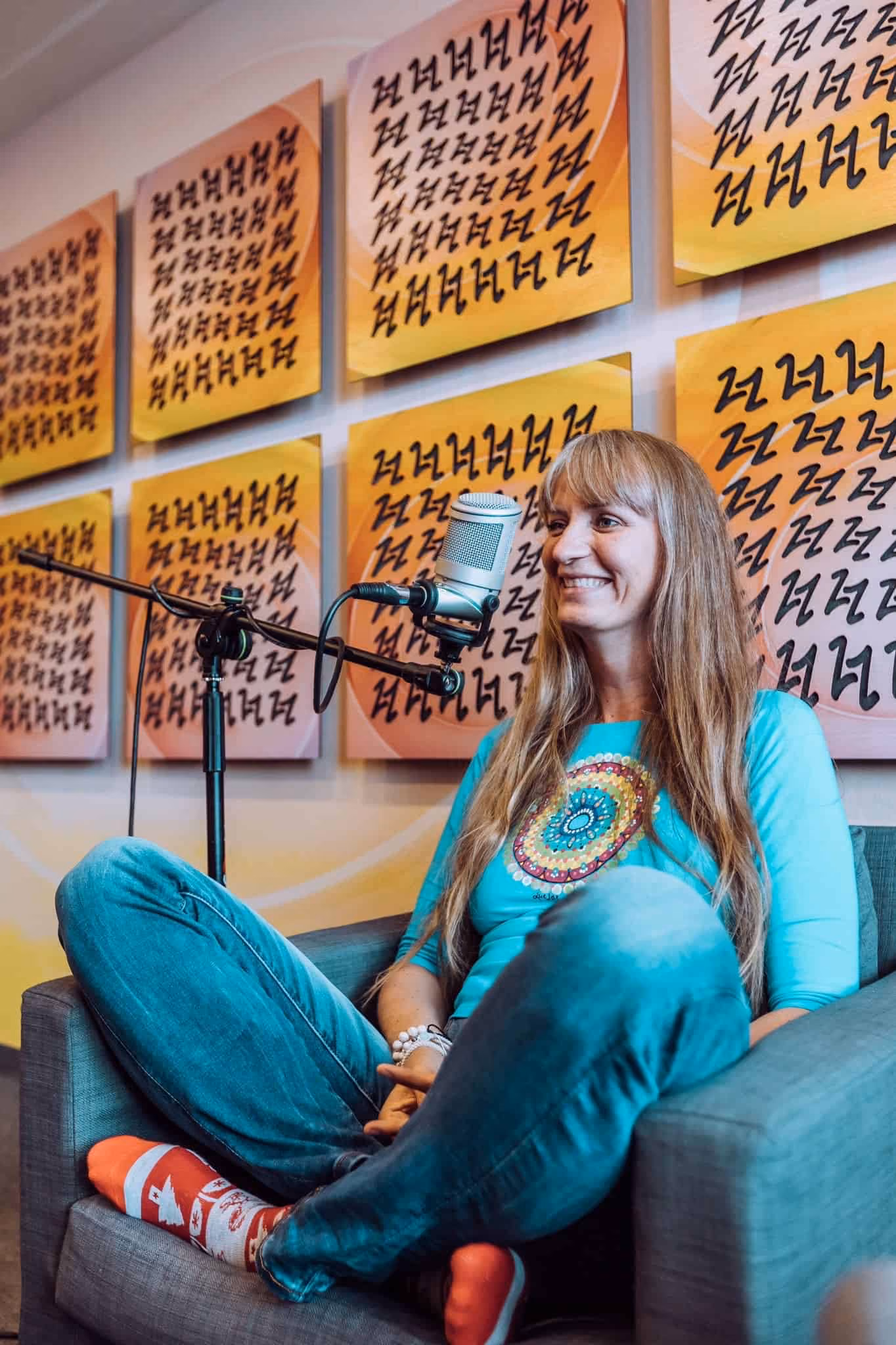 Monika s nadšením vedie diskusiu počas jednej zo svojich prednášok